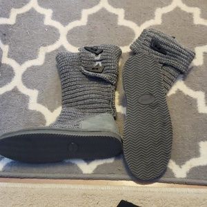 Bear paw knit boots